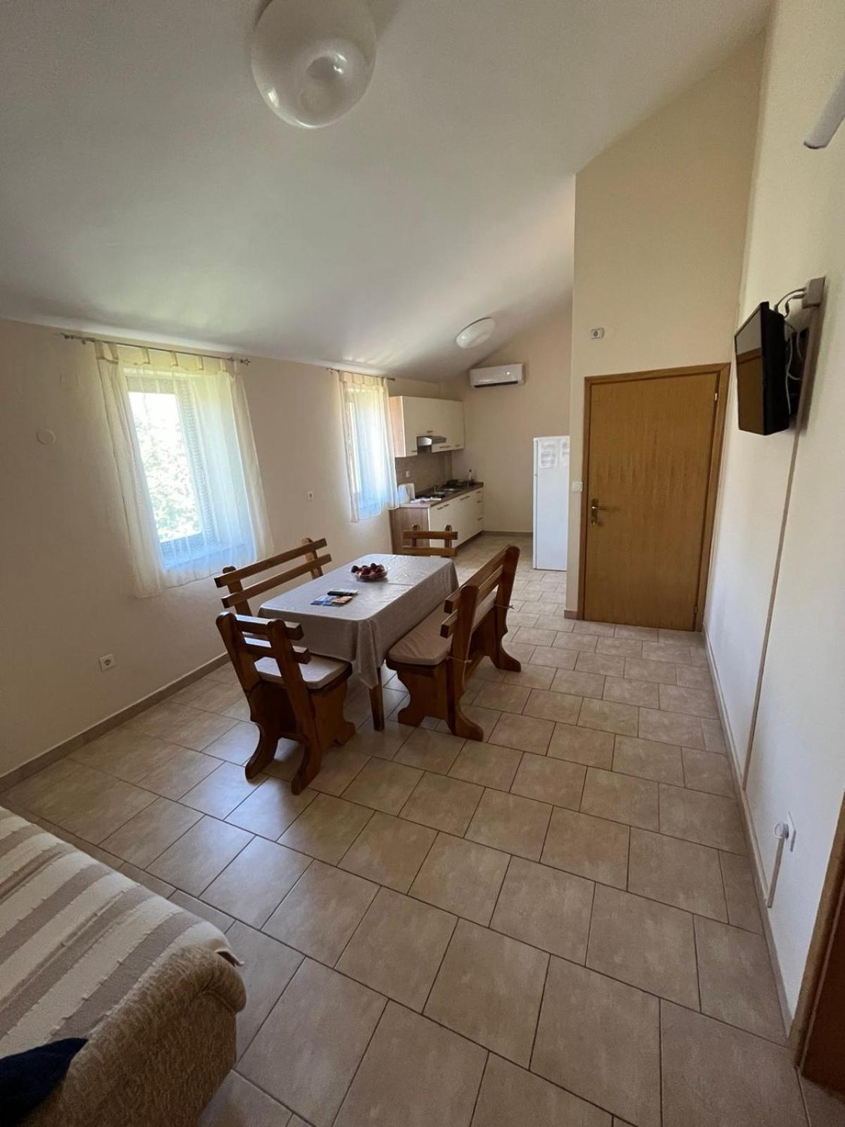 Apartment Lavanda สตารีกราด-ปาเคลนีซา ภายนอก รูปภาพ