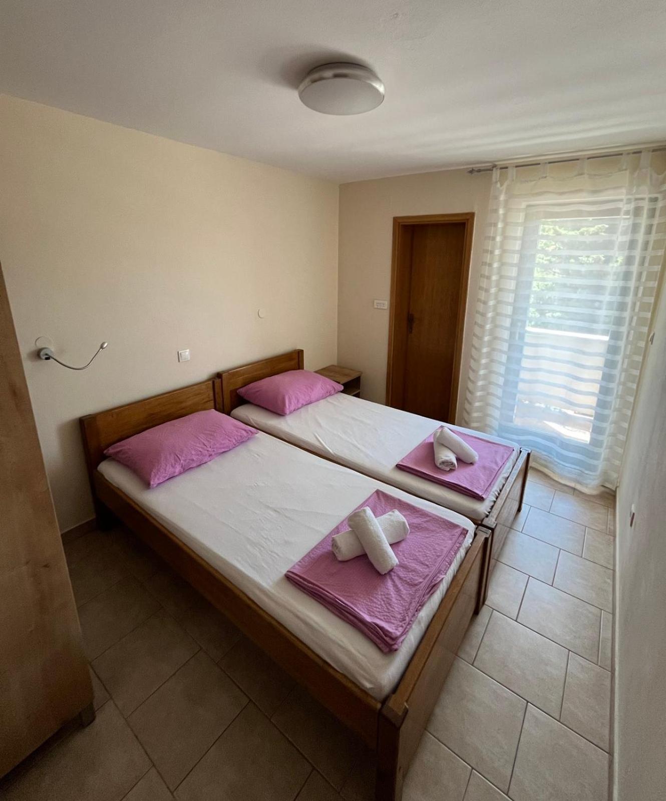 Apartment Lavanda สตารีกราด-ปาเคลนีซา ภายนอก รูปภาพ