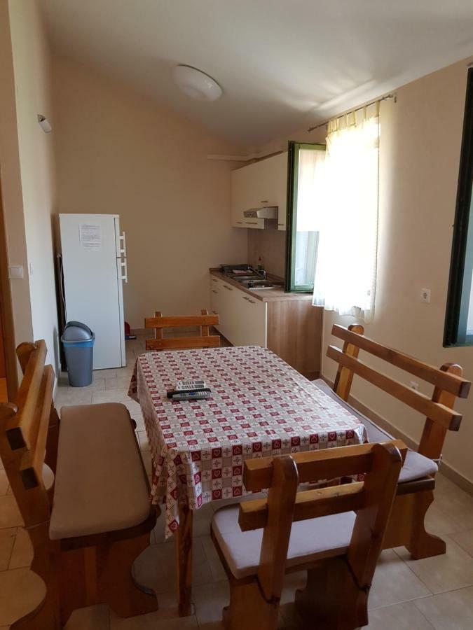 Apartment Lavanda สตารีกราด-ปาเคลนีซา ภายนอก รูปภาพ