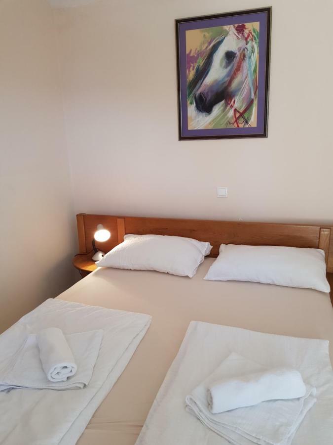 Apartment Lavanda สตารีกราด-ปาเคลนีซา ภายนอก รูปภาพ